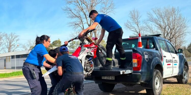 Operativo de prevención en Oncativo: La Guardia Local y la Policía Caminera secuestraron cuatro motocicletas