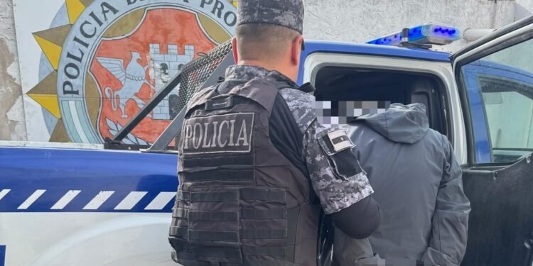 Golpe a la inseguridad en Villa María: Cayeron cinco jóvenes tras el robo a una despensa en barrio Los Olmos