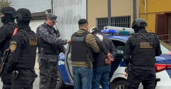 Villa Nueva: Detuvieron a un hombre y a su hija acusados del homicidio de una mujer tras un ataque en la vía pública