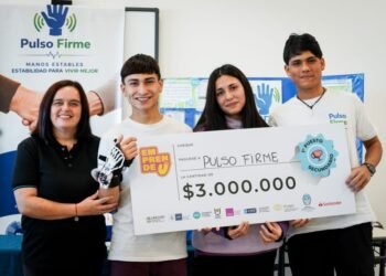 PulsoFirme: El proyecto de jóvenes de Alta Gracia que transforma la tecnología en empatía y esperanza para personas con Parkinson y artritis