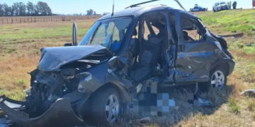 Trágico vuelco en la autopista Córdoba-Rosario: Un muerto y tres heridos tras el despiste de un utilitario en el kilómetro 621
