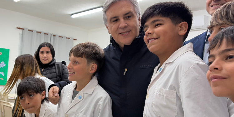 Importante gira de Martín Llaryora en James Craik: Obras de gas natural, infraestructura educativa, viviendas y nuevos fondos para instituciones