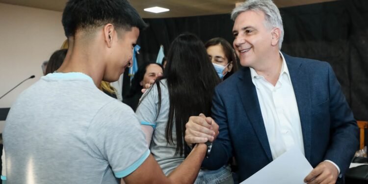 Fuerte impulso a Pampayasta Sud y Pampayasta Norte: Llaryora anunció fondos para el Polideportivo Arena, viviendas y obras de infraestructura