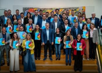 El Gobierno provincial firmó proyectos para actualizar radios urbanos de 22 municipios y comunas, incluyendo a Las Perdices y Calchín Oeste