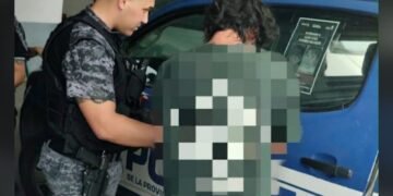 Río Segundo: aprehendieron a dos pasajeros tras provocar disturbios en un colectivo y dañar un móvil policial