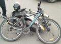Siniestro vial en el centro de Oncativo: choque múltiple entre un auto, una moto y una bici dejó dos hospitalizados