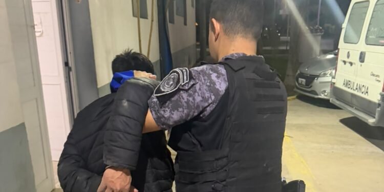 Operativo cerrojo y persecución por la Ruta 9: la Policía atrapó en Río Segundo a un hombre con una motocicleta robada