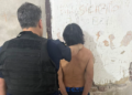 Violenta madrugada en Oliva: un hombre agredió a una mujer, destruyó la puerta de una vivienda e hirió a un policía