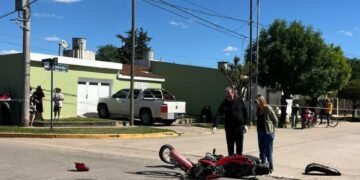 Tragedia vial en Villa María: un motociclista de 21 años falleció tras colisionar en una esquina